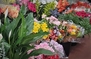 Iowa City Florist, Cedar Rapids Florist, Coralville Florist, North Liberty Florist, Local Flower Delivery, Wedding Florist, Sympathy Flowers, Flowers for All Occasions, Holiday Flowers, Florist, Gifts, Chocolate, Gift Baskets, Plants, Dried Flowers, 