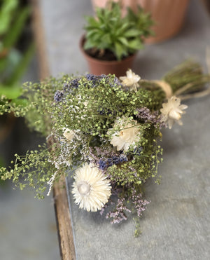 DIY Dried Flower Wrap Bouquet - Natural Colors