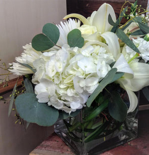 Hanukkah Fresh Flower White Bouquet