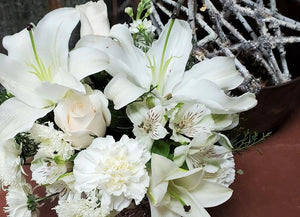 Hanukkah Fresh Flower White Bouquet