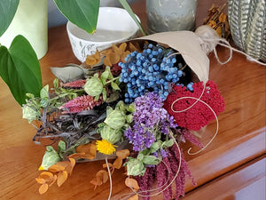 DIY Dried Flower Wrap Bouquet - Autumn Colors