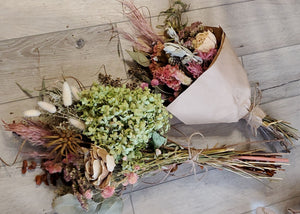 DIY Dried Flower Wrap Bouquet - Pastel Colors